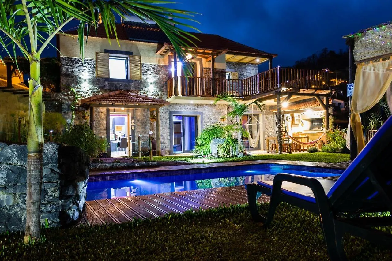 Spectacular Cottage Eco-25 Fontes 卡列塔